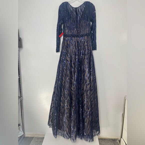 Elegant Navy Lace Evening Gown - Picture 3 of 14